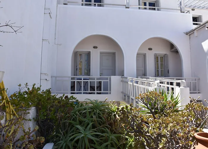 Rodakas Hotel Akrotiri (Santorini)