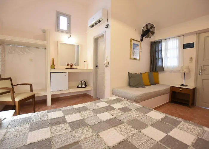 Rodakas Hotel Akrotiri (Santorini)